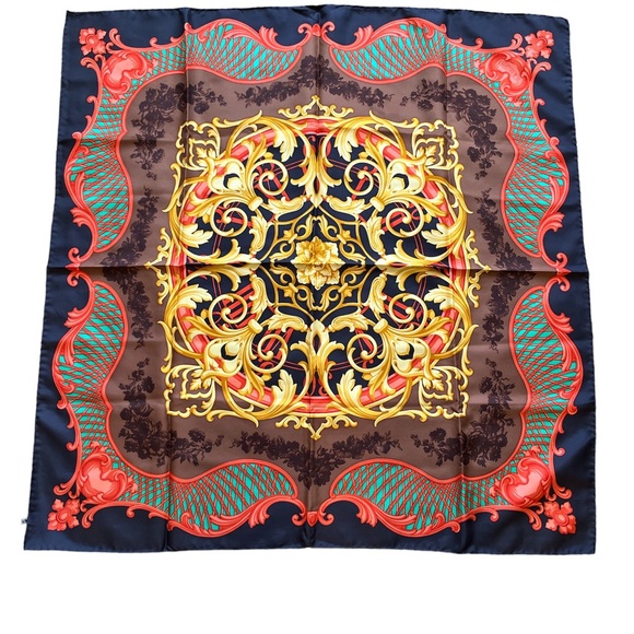 Gorgeous Italian Silk Scarf - Picture 3 of 8